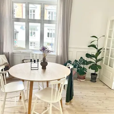 Charming Manor Apartman *